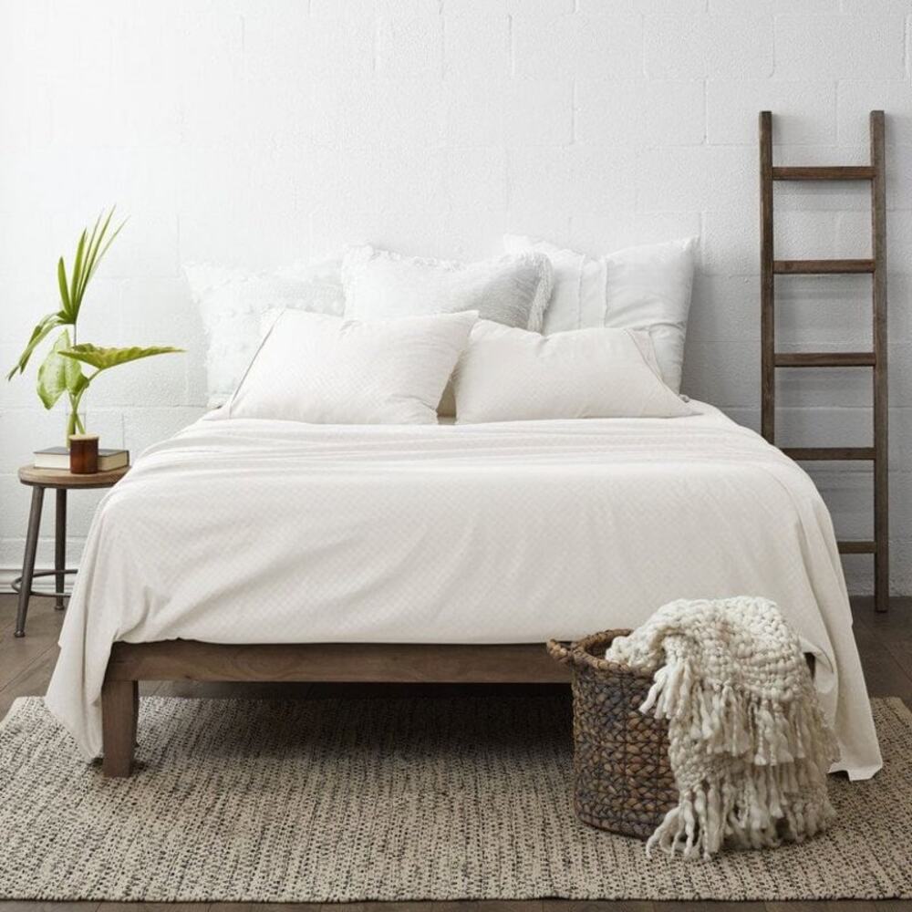 NEW! iEnjoy Home 4PC Checkered Embossed Full Bed Sheet Set in Ivory